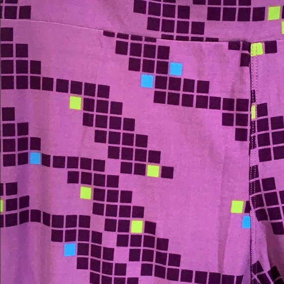 NWT Tall and Curvy LuLaRoe Leggings - Picture 3 of 4